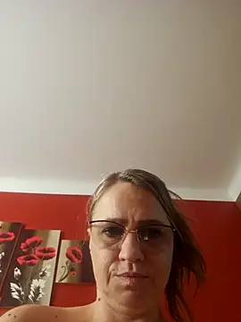 BLONDKICIA1 লাইভ XXX চ্যাট