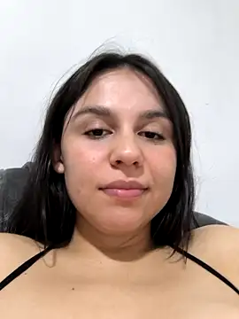 Daniela-rosee: онлайн-секс-чат