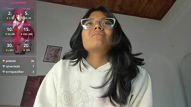 luna_velveth live XXX chat