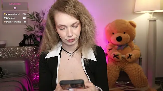 Chat +18 de NovaHollisx ao vivo