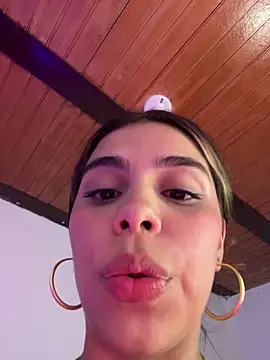 crisbell_lopez 现场XXX聊天