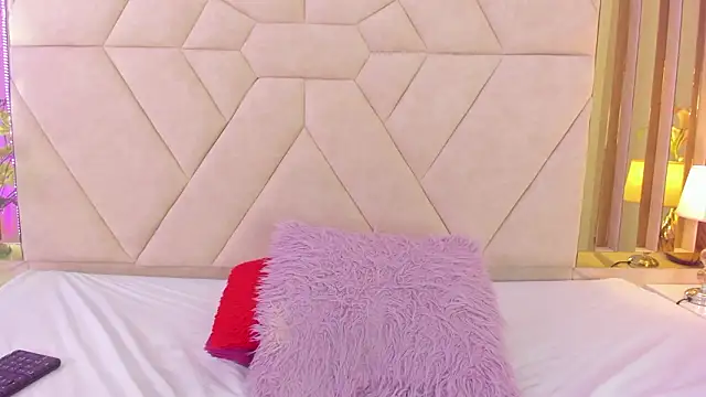 LunaPleasure's Live XXX Chat