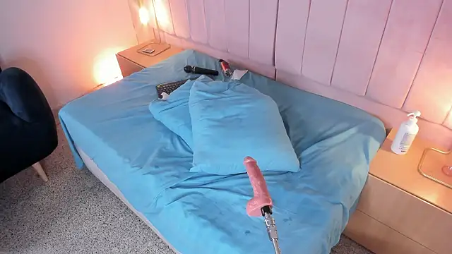 Chat +18 de Hillary_Collins1 ao vivo