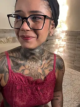 xbigpeach élő XXX-chatje