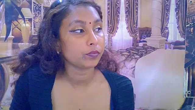 IndianSexyButt live XXX chat