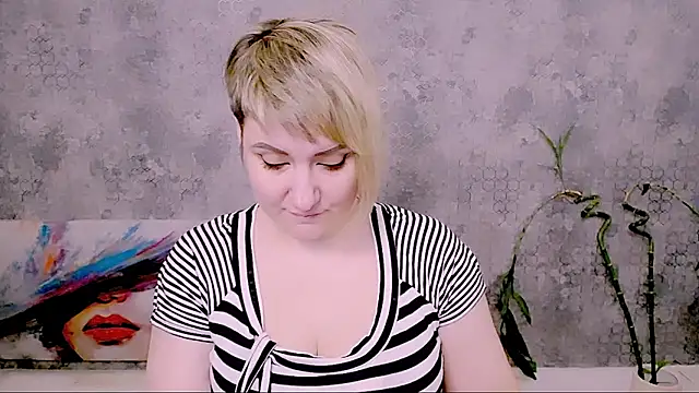 Djullia 라이브 XXX 채팅