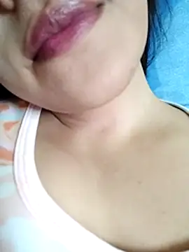 دردشة Anki-doll الجنسية المباشرة