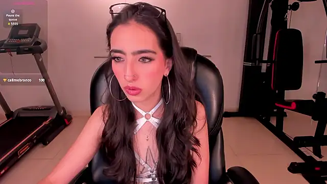 LarisaSmirnovのライブXXXチャット