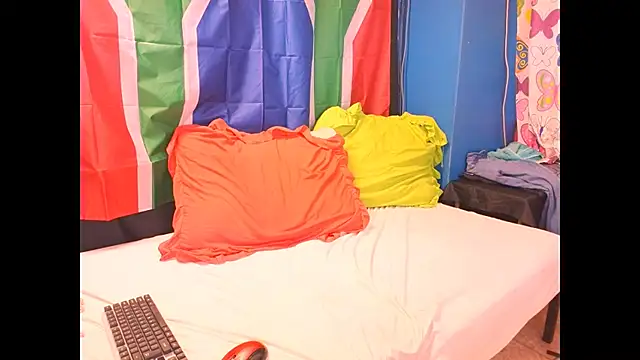 indiansumaya29 élő XXX-chatje