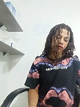 Dirty_Salome2 即時 XXX 聊天