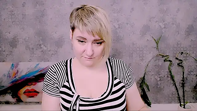 Djullia's Live XXX Chat