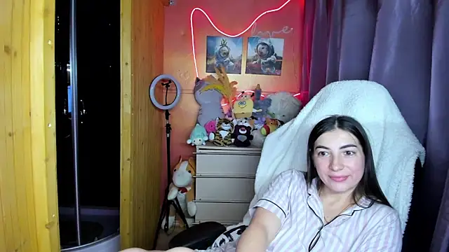 Fiery_Brunette_ Live XXX-Chat