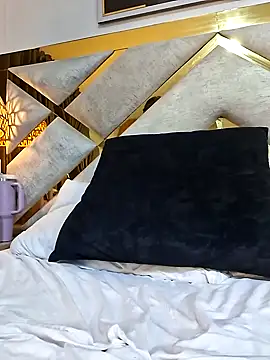 Katey_Curvy01_ élő XXX-chatje