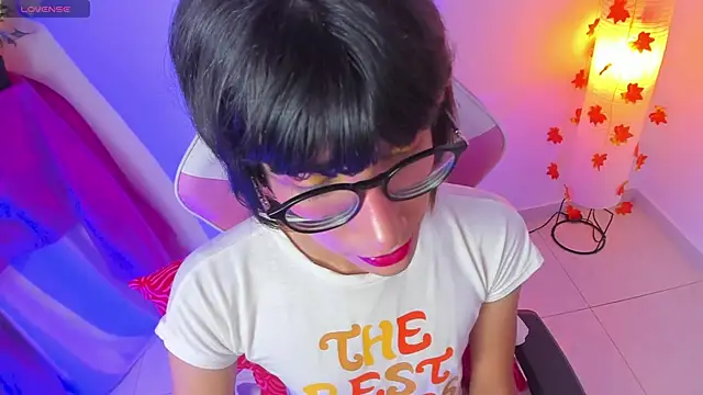 Madeline_21 即時 XXX 聊天