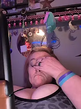 Justin81214 Show Webcam