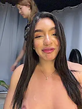 jenn_fit লাইভ XXX চ্যাট