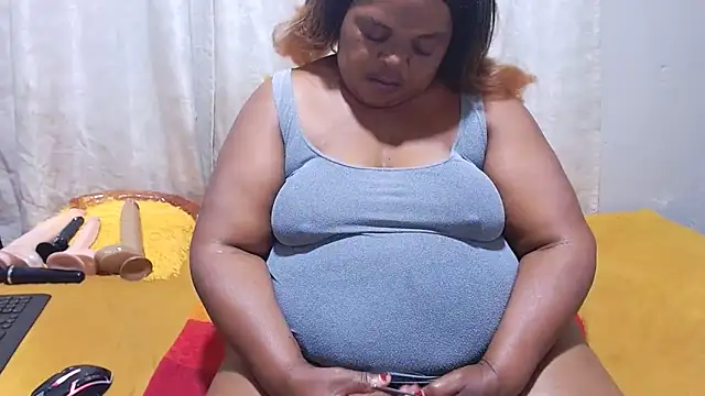 MatureBootyBabe4Uxx: онлайн-секс-чат