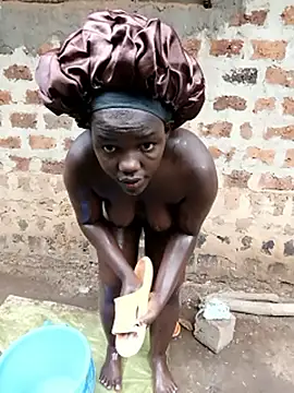 holygrail001: διαδικτυακό σόου στην κάμερα