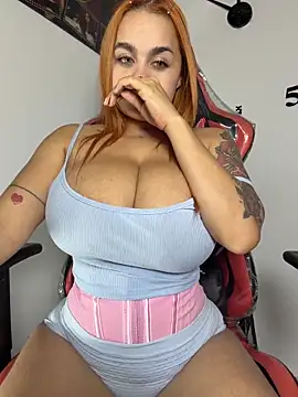 XXX chat uživo modela miapichxs