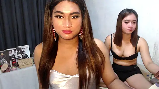 LastyLuna: διαδικτυακό σόου στην κάμερα