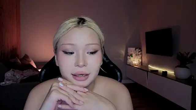 Chat +18 de RileyMee ao vivo