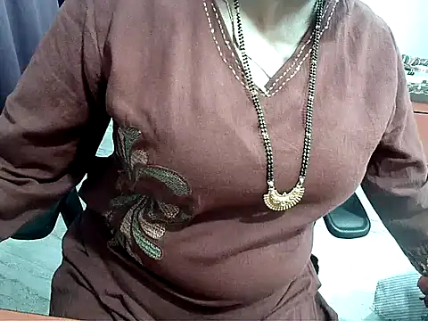 Nagma_housewife webkamerás műsora