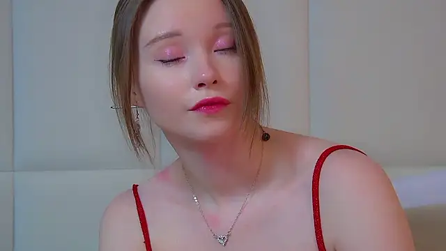 XXX chat uživo modela KeiraAsti