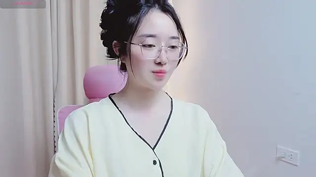 Miu-999: онлайн-секс-чат