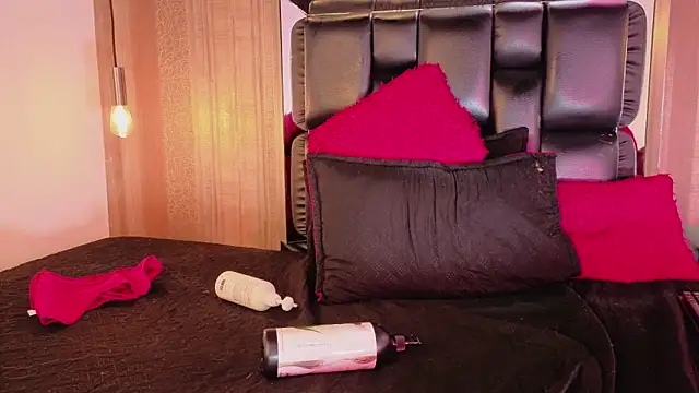 XXX chat uživo modela DaphneBlacke