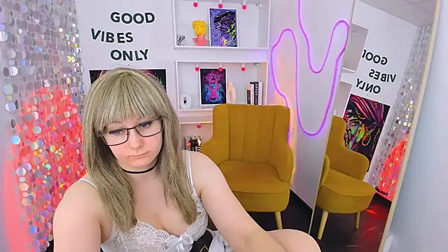 AlanaDreamy 现场XXX聊天