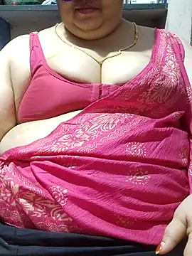 tamilthanushri Chat XXX in diretta