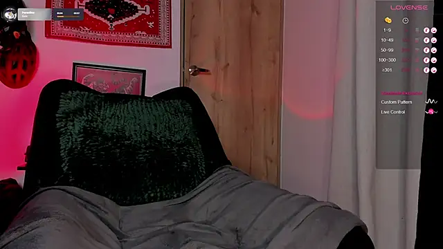 TigerStripes1_'s Live XXX Chat