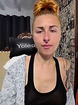 kylie_blck: απευθείας συνομιλία ΧΧΧ