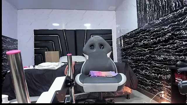 Ladyy_Scarlett Chat XXX in diretta