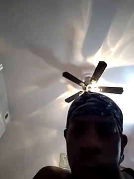 icyMike43 即時 XXX 聊天