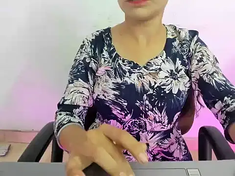 Hotsurbhi Live XXX-chat