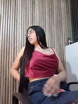 Valk_submissive élő XXX-chatje