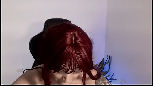 lizzy-c-e-e Live XXX-Chat