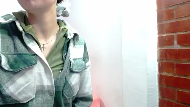 XXX chat uživo modela holy_juli