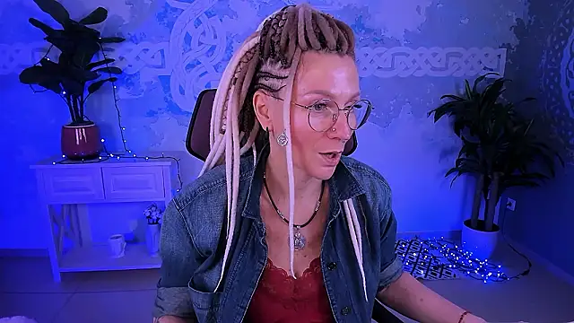 UmaSpace Adlı Modelin Canlı XXX Sohbeti