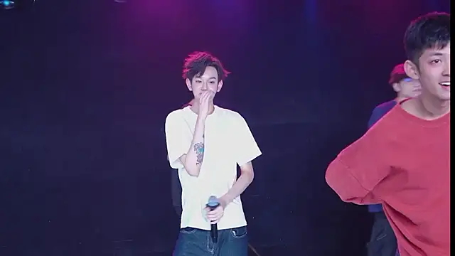 AAA-winner 라이브 XXX 채팅