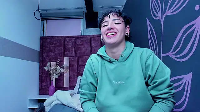 Chat XXX ao vivo de Kiara_Fox__