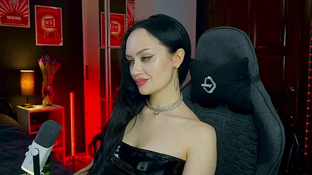 QueenAlissのライブXXXチャット