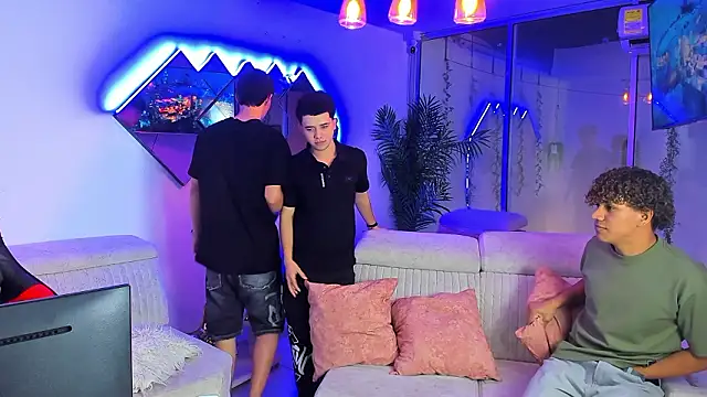 HouseofwarriosのライブXXXチャット