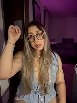 Im_sophiie's Live XXX Chat