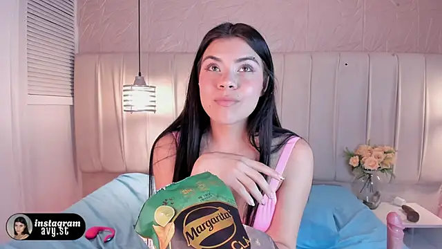 avy_st Adlı Modelin Canlı XXX Sohbeti