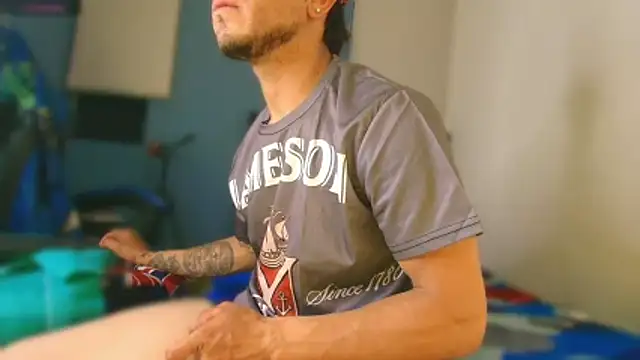 Thonixxx_mrのライブXXXチャット