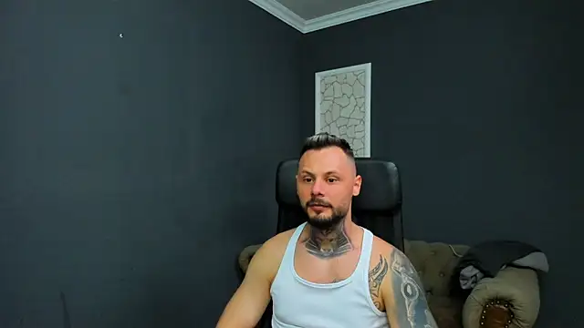 BrianHunts Adlı Modelin Canlı XXX Sohbeti