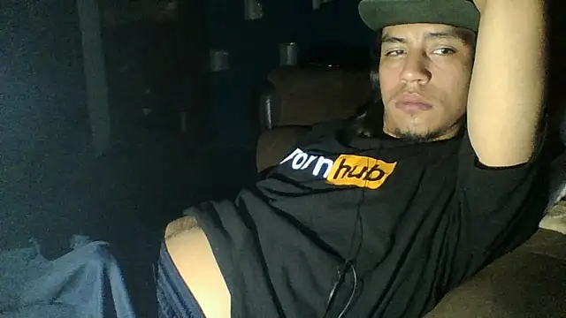 AlexAlejandro13のウェブカメラショー