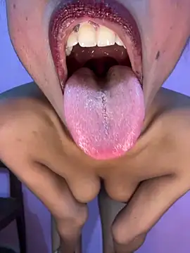 Small_Titss Live XXX-Chat